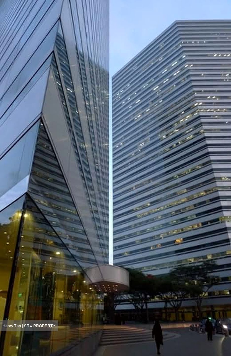 Gateway East (D7), Office #584842111